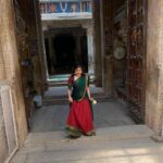Amritha Aiyer Instagram - Our Family God Visit ( Kula Daivam ) - I think it’s really important for each of us to go and visit the Temples in the south and your Family God which we are all rooted to. So much positivity and peace you find despite the chaos we see in the city . Always wondered how are these temples were even made with such difficulty in those ancient days and also wondered why are they not among the 7 Wonders of the World 🤷🏻‍♀️ Thirunelveli, Tamil Nadu