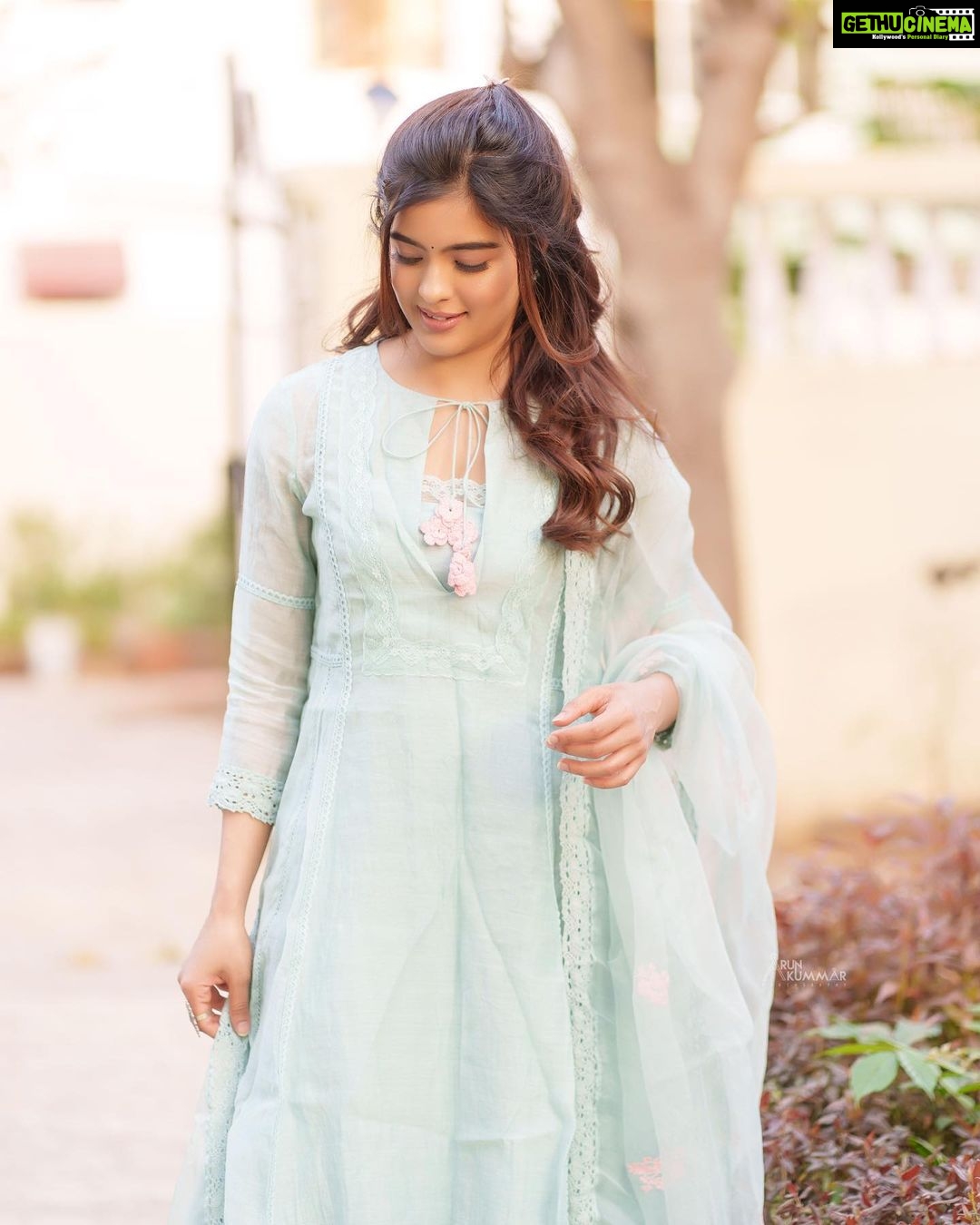 Amritha Aiyer - 339.4K Likes - Some dreams are worth waiting for ♥️
.
📸- @arunkummar_portraits
Outfit - @labelshireenshahana
Makeup - @dpbridalmakeover