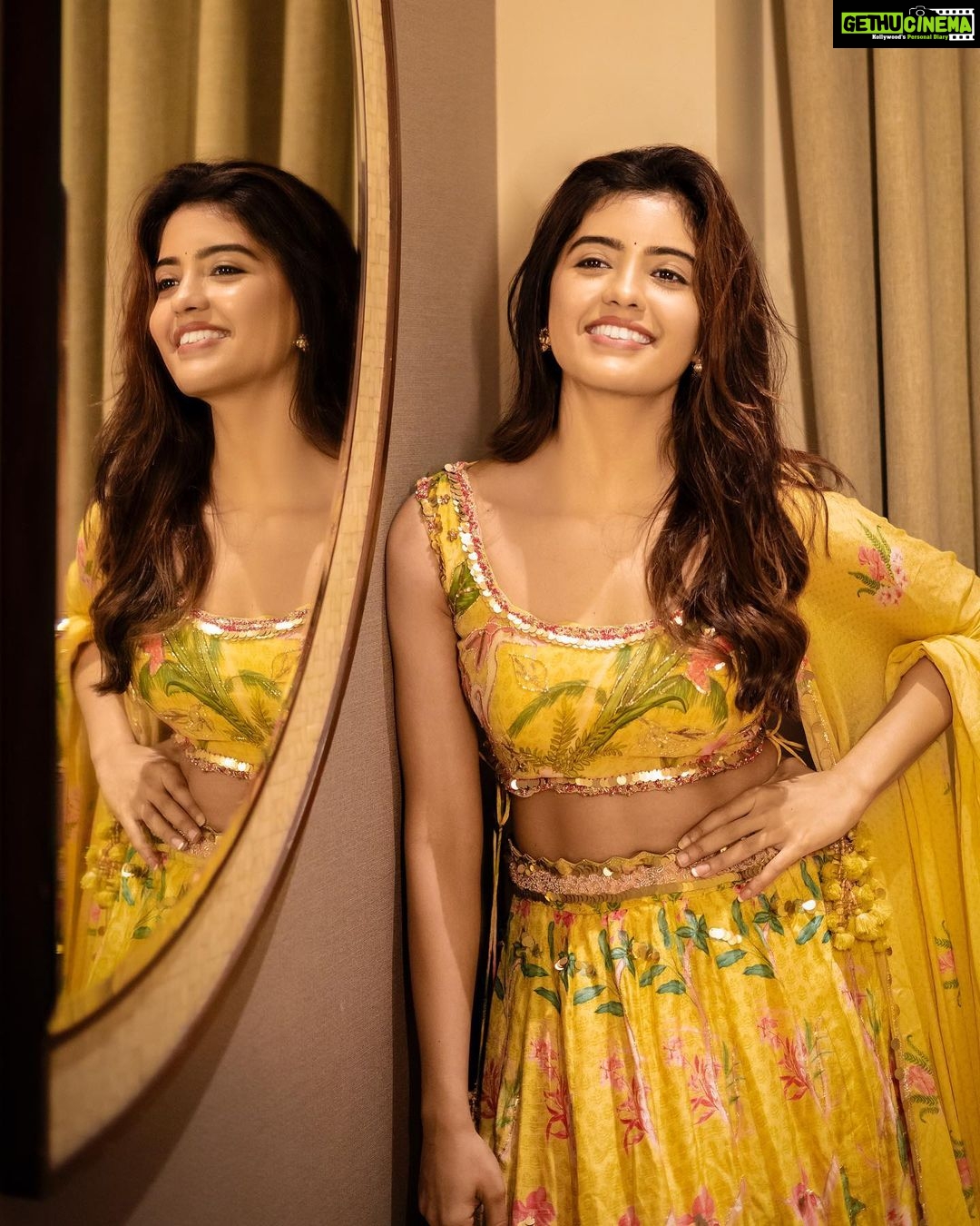 Amritha Aiyer Instagram - Don’t let the Behaviour of others destroy your inner peace - Just Ignore 🤗 . 📸 @planwcreadios M & H - @arupre_makeup_artist Styled - @by_sarana Jewellery: @pinkpantherjewel