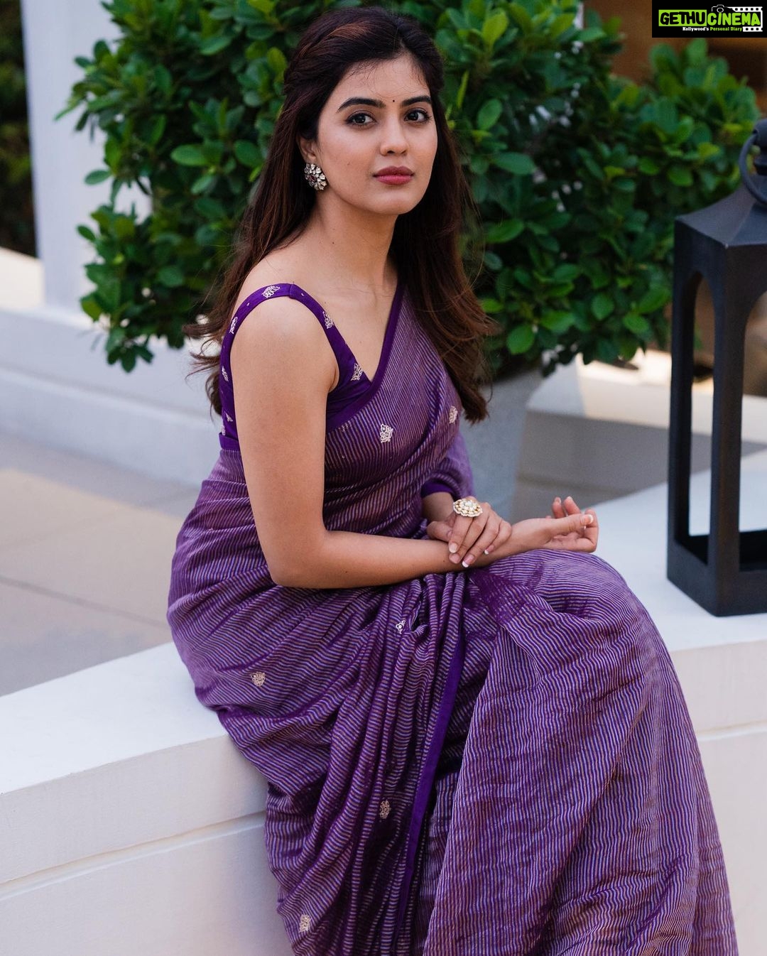 Amritha Aiyer - 274.2K Likes - 🙂💜
.
Wearing : @label_ilma
Styled by : @by_sarana
📸 - @ashokmak_photography
Jewel- @mspinkpantherjewel