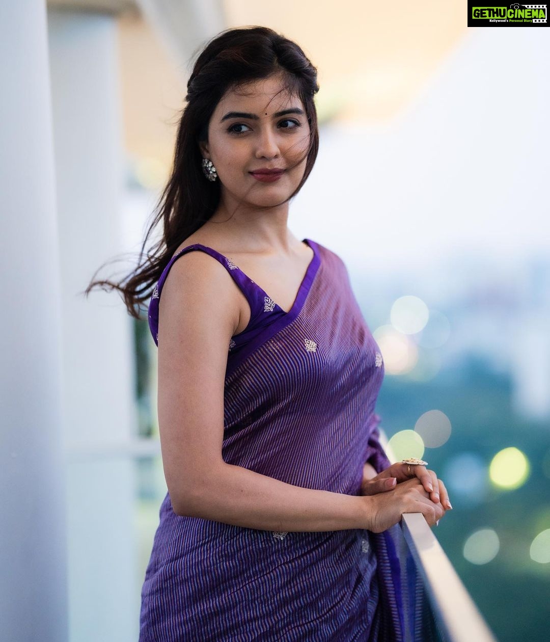 Amritha Aiyer - 532.7K Likes - Your Beliefs don’t make you a better person, your Behaviour does 💜
Wearing : @label_ilma
Styled by : @by_sarana
📸 - @ashokmak_photography
Jewel- @mspinkpantherjewel