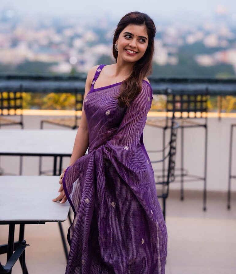 Amritha Aiyer Instagram - Your Beliefs don’t make you a better person, your Behaviour does 💜 Wearing : @label_ilma Styled by : @by_sarana 📸 - @ashokmak_photography Jewel- @mspinkpantherjewel
