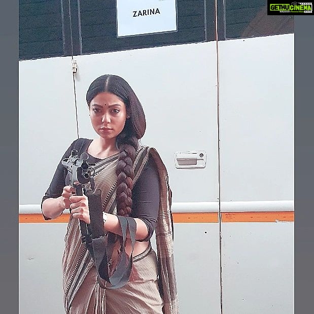 Anangsha Biswas Instagram - 💥 Zarina To All The 'Doggy Style' Trolls !!!💥 Bhaiyo Aur Bhehno Abhinay Kiye Hai. Thodasa Deemag Lagaiye 🙏🤟 #mirzapur3 #anagshabiswas #trolls #standup #against #trolling #say #no #to #bullies Mumbai - मुंबई