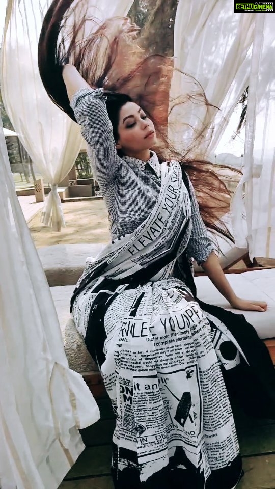 Anangsha Biswas Instagram - ๐ฆYes I Have A Million Reasons To Cry And Fret About But You Know What I Choose To Smile And Celebrate Life.๐ฆ ๐ เคเคต เคคเค เคเคฟเคจเฅเคฆเคพ เคนเฅ เคนเคธเฅ เคเคฐ เคนเคธเคพเค ๐ #ethnicwear #sareeswag #culture . . . .. #live #before #you #die #nooransisters #anangshabiswas #actorslife #gratitudepost #covid #life #april21 #instagood #reels #mirzapurs2 #sareelove #indianfashion