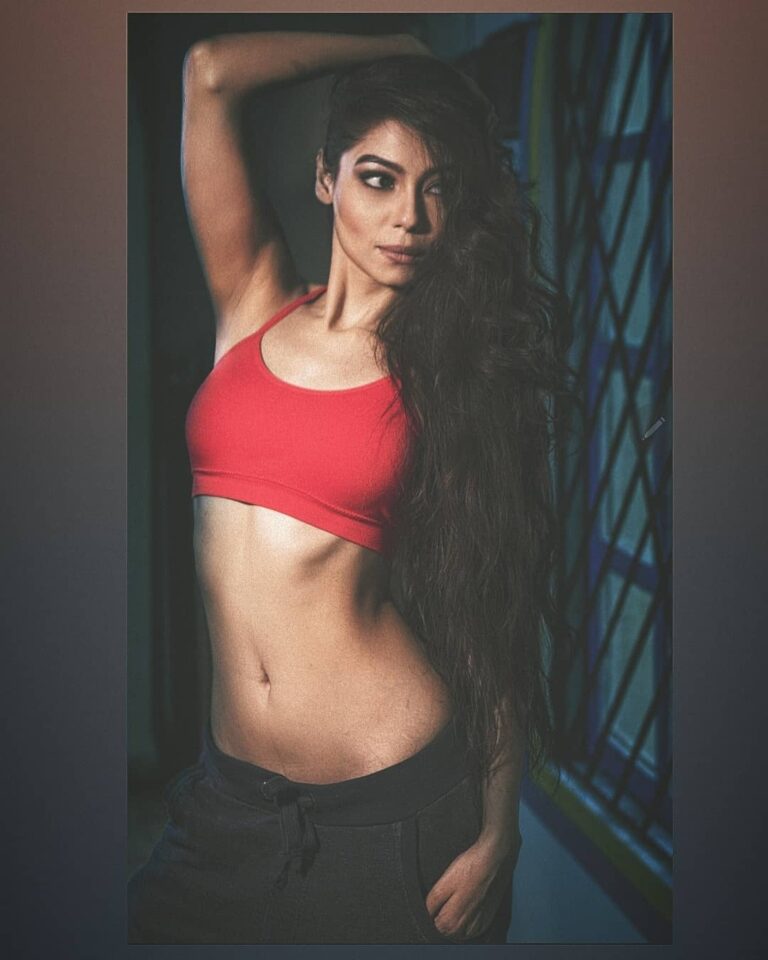 Anangsha Biswas Instagram - 🦉Celebrating Girlhood🦉 To All The Amazing Girls & Superwomen Out There... Let's Celebrate Our Physical Flaws...Imperfections...Accept & Love Ourselves Just The Way We Are... Body Positive !!! I AM MY KIND OF GIRL😋🥰😇 #flawed #and #proud #anangshabiswas #zarinabegum #instadaily #artistsupport #mirzapurtelugu #mirzapurmeme Mumbai, Maharashtra