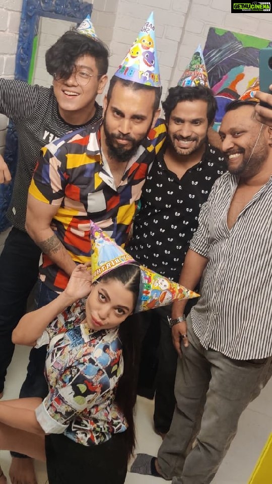 Anangsha Biswas Instagram - Celebrating Life With My Crazies... Happy Holi To All Of U. No matter how difficult life gets, If you consciously surround yourself with people who unconditionally love you... Who are always ready to learn and laugh at themselves ... who are ready to be a part of your bad as much as your good... You are the luckiest human in the world. Yes I Consider Myself Supremely Lucky & Blessed #dontrushchallenge #friendship #goals❤️ #holi2021 #grateful #anangshabiswas @keshangg_ @samrattchatterji @sawantankk @shadaabhashmi @sandishridhar @kamna03