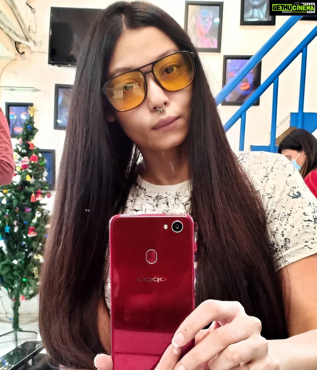 Anangsha Biswas - 14K Likes - 💥Keep Your Desires Simple & Goals Extraordinary.🦉💥 #AnangshaBiswas
No Make-Up Look.
Merry Christmas Everyone.
#long #hair #ido #care #zarinabegum
#Mirzapur2 #attitudeofgratitude #christmas