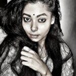 Anangsha Biswas Instagram - 💥🦉Mere Kapdo Se Mere Sanskar Ko Parakhne Wale Khudke Dimag Ke Pardo Ko Zara Khole !!!💥🦉 ☀️Ek Kalakar Ki Kahani.☀️ Picture courtesy🐞🐞🐞 @samrattchatterji #AnangshaBiswas #zarinabegum #artistsofig #mirzapur2 #igersindia #portrait #picoftheday BraveHearts