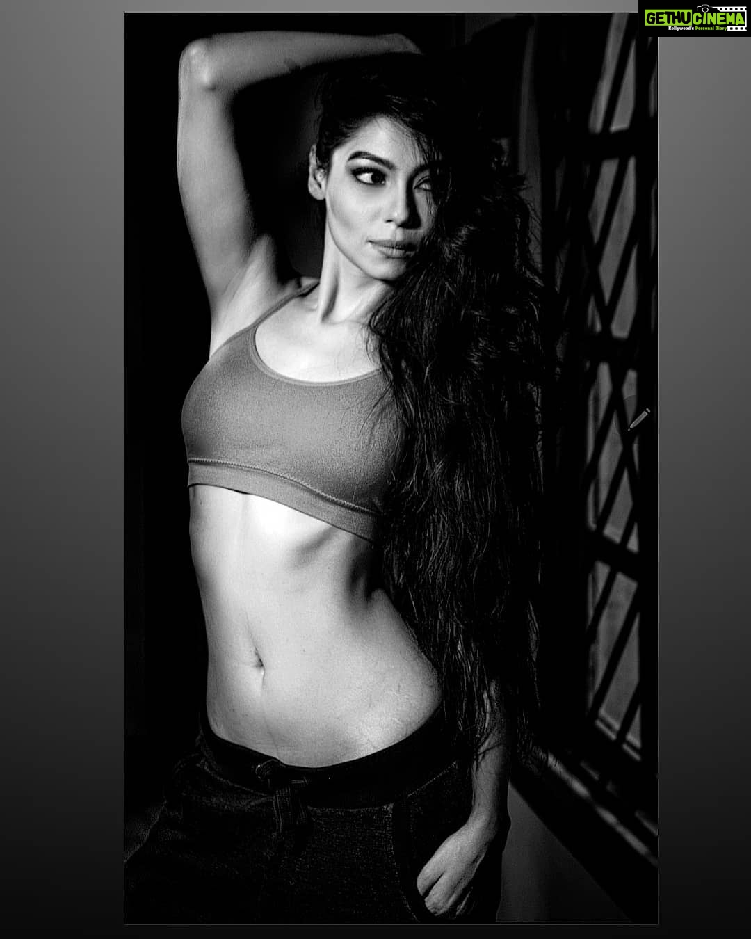 Anangsha Biswas - 22.2K Likes - 🦉Celebrating Girlhood🦉
To All The Amazing Girls & Superwomen
Out There... Let's Celebrate Our Physical Flaws...Imperfections...Accept & Love Ourselves Just The Way We Are...
Body Positive !!!
I AM MY KIND OF GIRL😋🥰😇
#flawed #and #proud
#anangshabiswas #zarinabegum
#instadaily #artistsupport
#mirzapurtelugu #mirzapurmeme