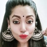 Anangsha Biswas Instagram - 💥🐞Ek Abhinetri Ki Kahani🐞💥 Suni Hogi Apne Bohoto Ke Zubani Thoda Samay Nikalke Mehsoos Karenge Toh Apko Bhi Lagegi Yeh Ruhani.... Ek Abhinetri Ki Kahani........... Jewellery by @roxidised #portraitphotography #jewellery #AnangshaBiswas #poetrymaykhana #respect #is #earned
