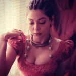 Anangsha Biswas Instagram - 💥🦉Different Is Good.So Dont Fit In,Dont Sit Still,Dont Ever Try To Be Less Than What You Are.🦉💥 Angelina Jolie🤘 #attitudeofgratitude #Mirzapur2 #AnangshaBiswas #zarinabegum #hyma #indianartist Dreamland