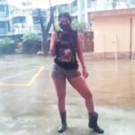 Anangsha Biswas Instagram - 💃🦉RAIN READY🦉💃 EKDIN SABKO MARNA HAI. Aao thoda jee le usse Pehle.!!! #rainyday #monsoon #rainboots #actorslifestyle Mumbai, Maharashtra