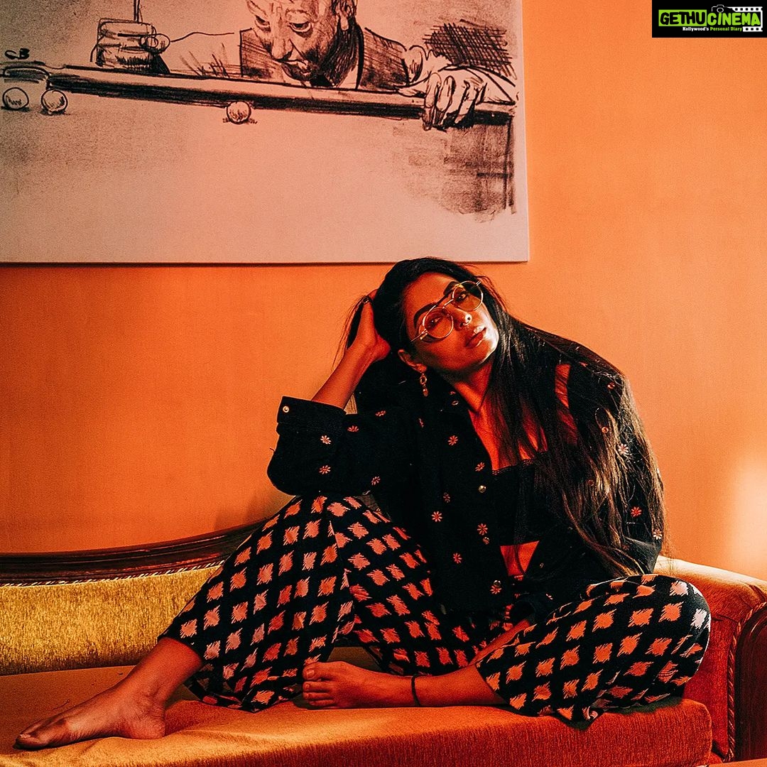 Anangsha Biswas Instagram - 💥Do You Love Me ??? 💥 🦉Your Attitude ,Not Your Aptitude Will Decide Your Altitude !!!🦉 📸 @artoverheart_ 💄 @debrup_artist_ghosh #attitudeiseverything #anagshabiswas #troyboi #attitudeofgratitude #instafollow #picofthedayphoto #redbubble #wednesdayvibes #actorportrait #instagrammers #vibe #fashiongram Mumbai - मुंबई
