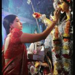 Anangsha Biswas Instagram – 🦉SuBho BiJoyA & HaPpY DuSsEhrA 🙏

💥May MA DURGA Help Us To Incarcerate the Asura Within Ourselves … Joy MA DURGA 💥

😇🙏 Conversation With The Maker 🙏😇

#durgapujo #bongs #indianclothing #culturetrip #sareelovers #swaggirl Mumbai, Maharashtra