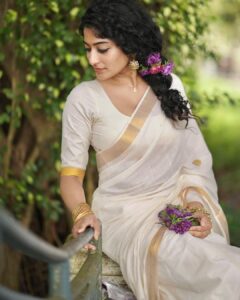 Anjali P Nair Instagram - Okay🙈 the last of the onam pictures 🙈🌸🌼 Photographer: @tonykvarghese