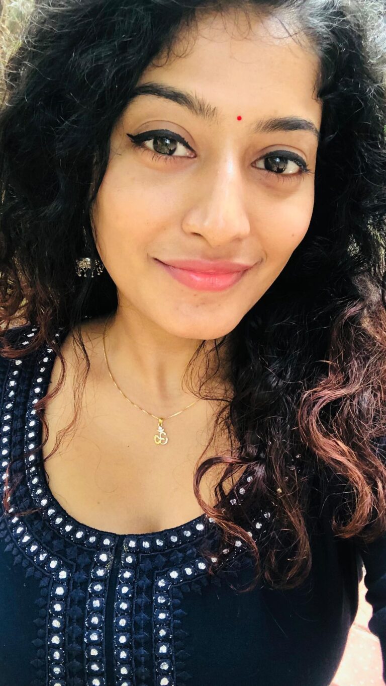 Anjali P Nair Instagram - Might delete later😂