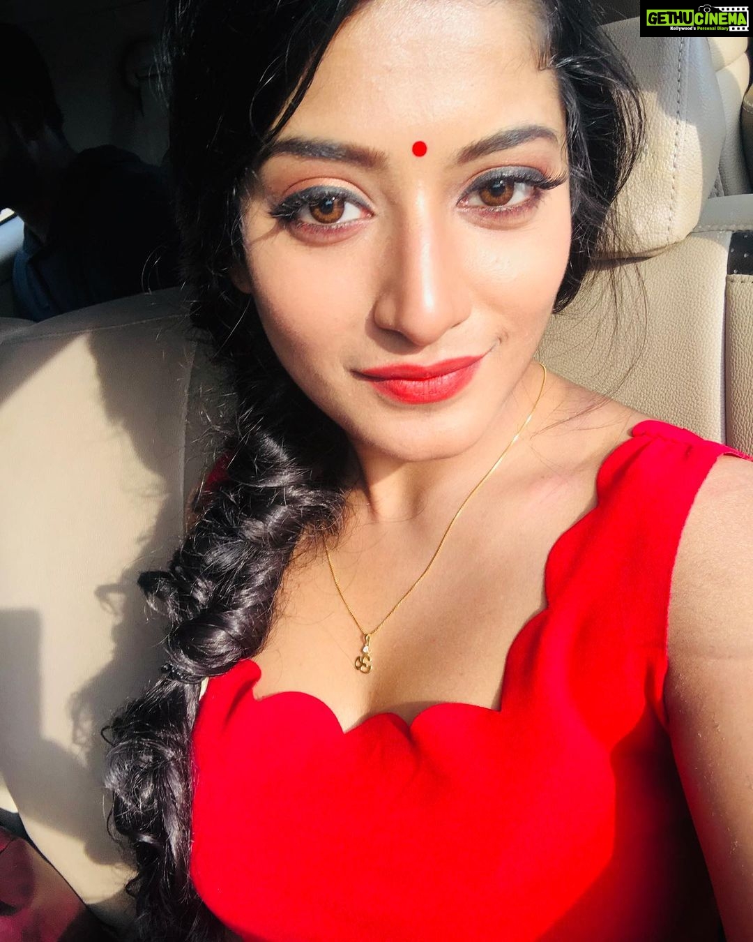 Anjali P Nair Instagram - Wearin diamonds and shit!! 💎 🎥