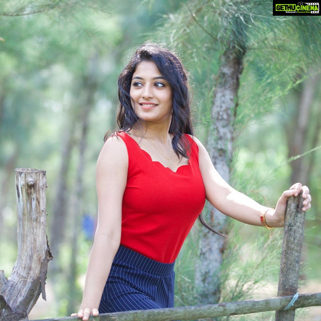 Anjali P Nair Instagram - 🌲...that time of the year.. 🌲 🌳