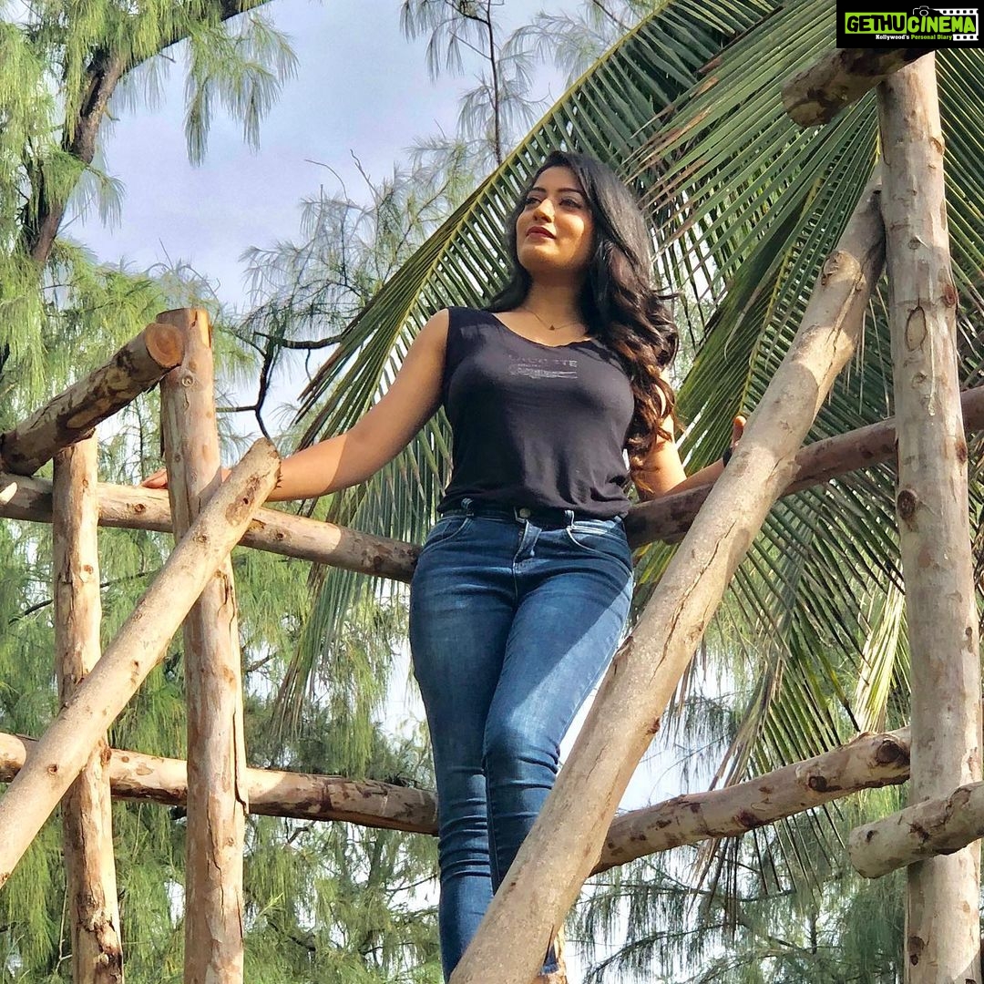 Anjali P Nair Instagram - Be kind and have courage...!✨🌈