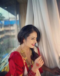 Anjana Sukhani Instagram - She beats to the beauty of her wildflower heart and seashore soul....
HNM @deeartistry9 
@kri.entertainment