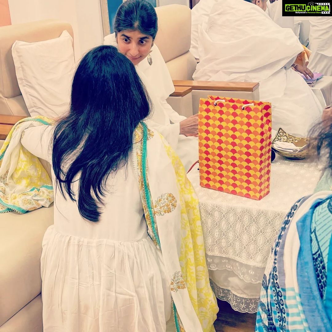 Anjana Sukhani Instagram - In August n divine company .... @brahmakumaris 🙏 Om Shanti Vile Parle