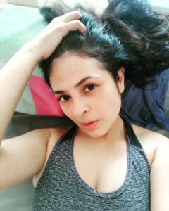 Anjana Sukhani Instagram - #Homeworkouts #nomakeupglow