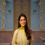 Anjana Sukhani Instagram - Meet Manisha #saasbahuaurachaarPvtLtd out now on #zee5 @amrutasubhash @anjanasukhani @anupsoni3 @yaminidass_chandandass @anandeshwardwivedi @manuyaanaamanu @thenikhilchawla @actor_shreyansh_kaurav @apoorvsinghkarki01 @arunabhkumar @illogical_philosopher @swarna_dweep @shreyansh.pandey @koshyvijay @thatbosswoman @nilotpalbora_music @writer_avinash @theviralfever @nimishalok @zee5 @zee5global @mediavantage