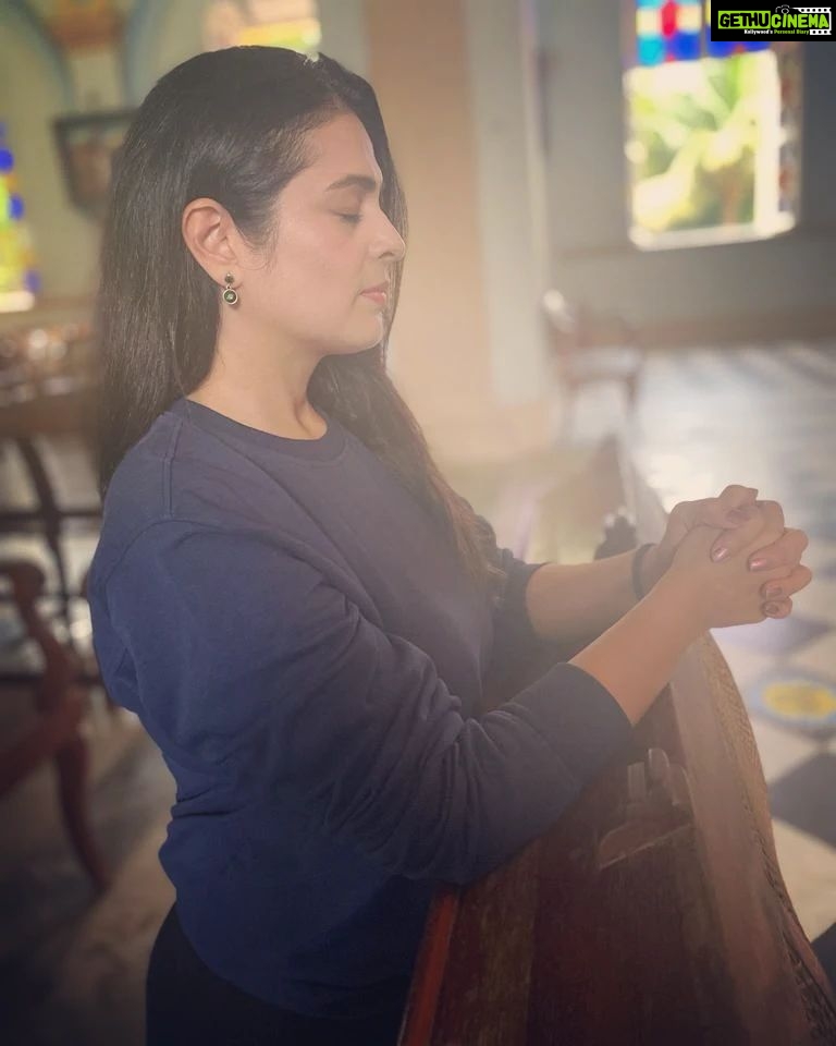 Anjana Sukhani Instagram - "He is with u , are u with him ?" Basilica of the Sacred Heart of Jesus, Pondicherry