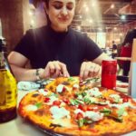 Anjana Sukhani Instagram - #pizzaaaaaaaaaaaaaaaaaaa❤️ #ilovepizza #weekendvibes #pizza #pizzalover @pizzaexpressin Pizza Express