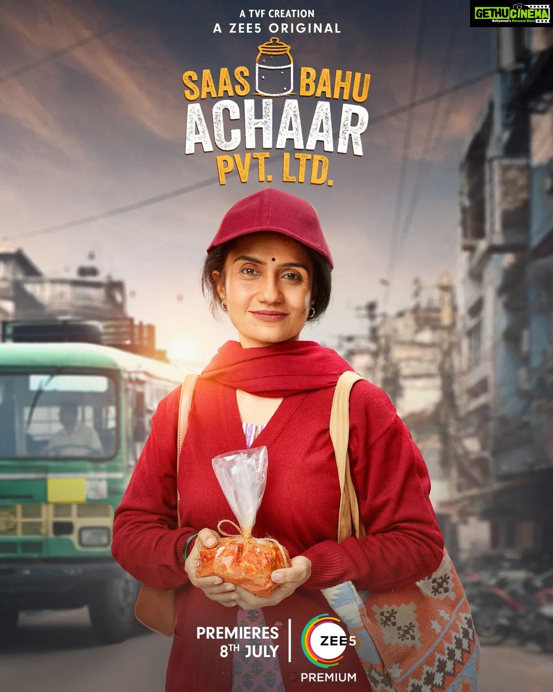 Anjana Sukhani Instagram - Har koi thoda nirala, thoda ajab, dekhiye humari gazab kahani bahut hi jald #Zee5 par #saasbahuaurachaarPvtLtd premieres 8th July only on #Zee5 @amrutasubhash @anjanasukhani @anupsoni3 @yaminidass_chandandass @anandeshwardwivedi @manuyaanaamanu @arunabhkumar @apoorvsinghkarki01 @illogical_philosopher @shreyansh.pandey @koshyvijay @thatbosswoman @nilotpalbora_music @swarna_dweep @theviralfever @zee5 @zee5global @nimishalok