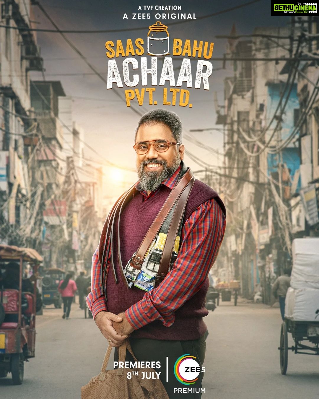 Anjana Sukhani Instagram - Har koi thoda nirala, thoda ajab, dekhiye humari gazab kahani bahut hi jald #Zee5 par #saasbahuaurachaarPvtLtd premieres 8th July only on #Zee5 @amrutasubhash @anjanasukhani @anupsoni3 @yaminidass_chandandass @anandeshwardwivedi @manuyaanaamanu @arunabhkumar @apoorvsinghkarki01 @illogical_philosopher @shreyansh.pandey @koshyvijay @thatbosswoman @nilotpalbora_music @swarna_dweep @theviralfever @zee5 @zee5global @nimishalok