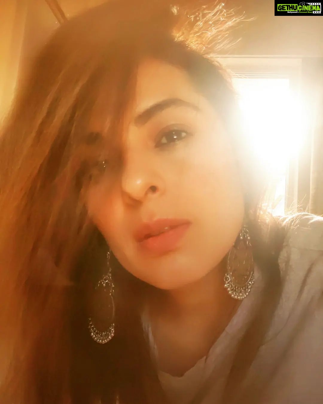 Anjana Sukhani Instagram - I see u ❣️ Somewhereontheearth