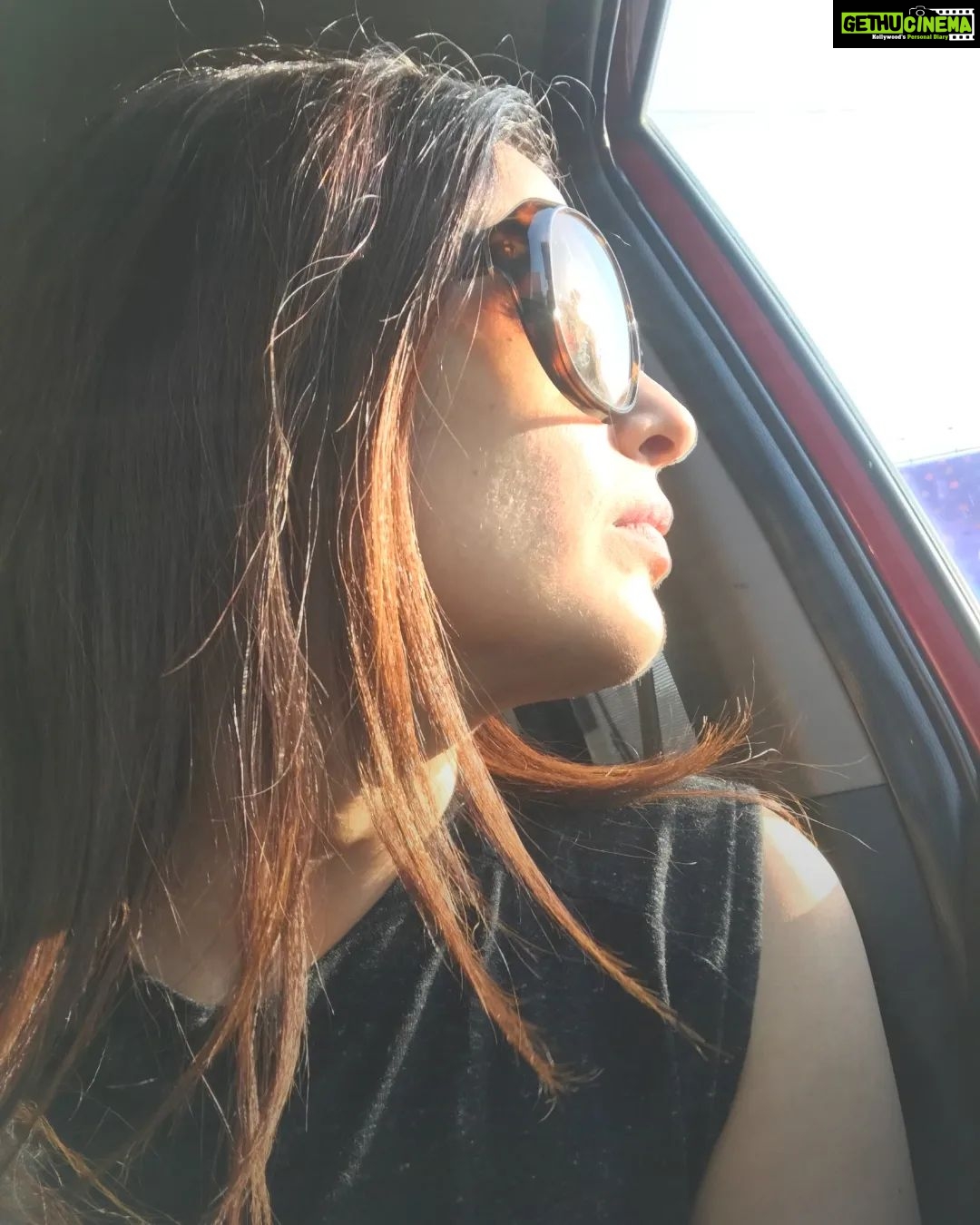 Anjana Sukhani Instagram - Soaking in some summer sun ....❤️