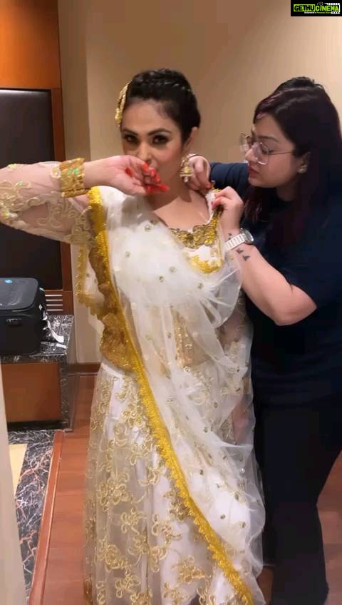 Anjana Sukhani Instagram - #Delhiweddings #pakeezahnight #Performancenight @katalystworld @naseem_salon_academy @snju8804 📸@rasnakohli830 #workmodeon😎 #artistlife #anjanasukhani #angie #sindhigal A.dot Gurgaon