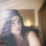 Anjana Sukhani Instagram - Out of the countless voices, listen to the voice that comes from your heart ..💖....Nitin Namdeo @katalystworld #jodhpurweddings #weddingappearance #worklife #Artistlife #vagabond #sindhigirl umed palace,jodhpur