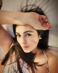 Anjana Sukhani Instagram - I wonder if we ever think of each other at the same time ...❤️ Somewhereontheearth