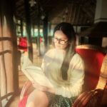 Anjana Sukhani Instagram - Books don't change people; paragraphs do... Sometimes even sentences ....John Piper #TheReadingRoom @evolvebackresorts #Coorg #Angiemusings❤️ #anjanasukhani #sindhigal #wanderer #vagabond #traveldiaries2022❤️ Evolve Back- Orange County, Coorg