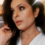 Anjana Sukhani Instagram - Getting Ready for a #Pakeezahnight #Performancenight #Delhitonight Managed by @katalystworld HNM @naseem_salon_academy #sindhigirl Radisson Blu Plaza Delhi Airport