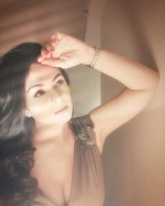 Anjana Sukhani Instagram - Out of the countless voices, listen to the voice that comes from your heart ..💖....Nitin Namdeo 

@katalystworld #jodhpurweddings #weddingappearance #worklife #Artistlife #vagabond #sindhigirl