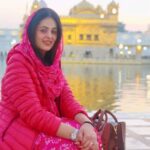 Anjana Sukhani Instagram – Sabar Karke Taan Dekh, ki Pata RABB di Bhi Oyi Razaa Hove … Waheguru ji ❤️
Blessed in Bliss Golden Temple Amritsar Punjab India