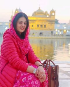 Anjana Sukhani Instagram - Sabar Karke Taan Dekh, ki Pata RABB di Bhi Oyi Razaa Hove ... Waheguru ji ❤️
Blessed in Bliss