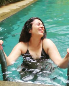 Anjana Sukhani Instagram - #waterbaby #pool #pondy #vacay  #girls #livinlavidaloca  @grandhoteldeeurope #pondicherry #anjanasukhani  #sindhigirl  #lovemyjob #lovemyindia #travel