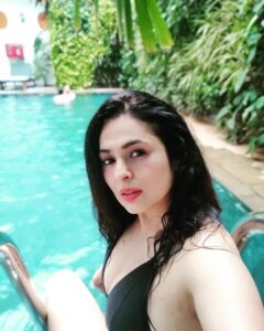 Anjana Sukhani Instagram - #waterbaby #pool #pondy #vacay  #girls #livinlavidaloca  @grandhoteldeeurope #pondicherry #anjanasukhani  #sindhigirl  #lovemyjob #lovemyindia #travel