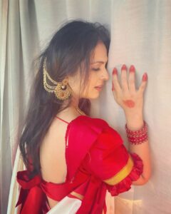 Anjana Sukhani Instagram - She beats to the beauty of her wildflower heart and seashore soul.... HNM @deeartistry9 @kri.entertainment Somewhereontheearth