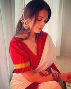 Anjana Sukhani Instagram - She beats to the beauty of her wildflower heart and seashore soul....
HNM @deeartistry9 
@kri.entertainment
