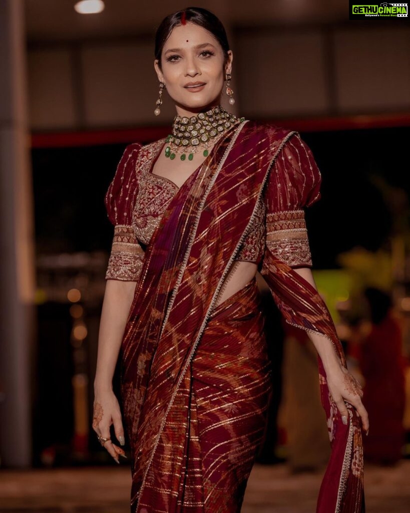 Ankita Lokhande Instagram - 💕 Wearing- @qbysoniabaderia Jewellery @doi_designersofindia Stylist @castelino_priyanka Vicky in @nehagursahani.india