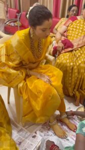 Ankita Lokhande Instagram - Mere bhai ki shaadi hai ❤️

Stylist  @castelino_priyanka 
Saree @karagiri_ethnic 
Jewellery @doi_designersofindia