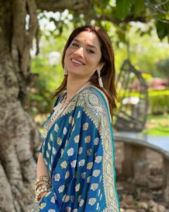 Ankita Lokhande Instagram - We can only learn to love by loving !!!
 
Styled by @hemlataa9 @stylebyhemlataa
Saree @warpnweftbysagrikarai
Necklace @diagoldbyvardagoenka
Bangles @justjeweleryindia
