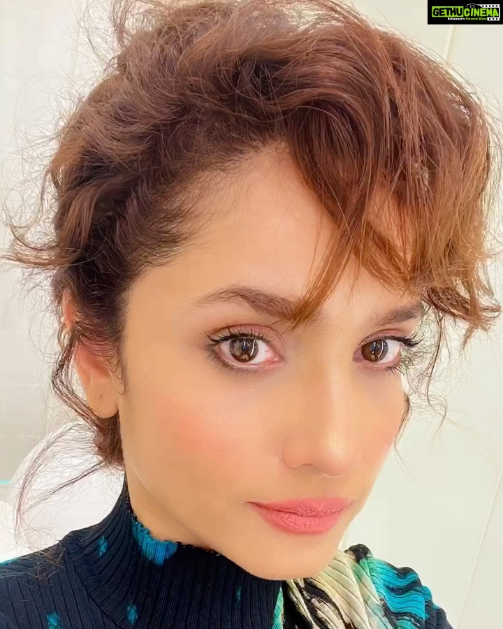 Ankita Lokhande Instagram - I’m not sure but I definitely look like someone here in these pictures. Any guess ?