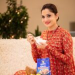 Ankita Lokhande Instagram - My first Karwa Chauth and I couldn't be more excited! 😄 Celebrating this Karwa Chauth with @jainvick and my favourite people with lots of love and blessings! To top it all, I’m starting my day with my favourite, and the delicious, Quaker Oats Kheer, a nutritious way of getting the energy to keep me going! Made with love and goodness this Sargi will be one I can cherish forever.🤩😋 #FuelForTheRealFit #QuakerOats #KarwaChauth #Sargi #OatsKheer #Wholesome #Quaker #Nutritious #Oats. #AD #Collab